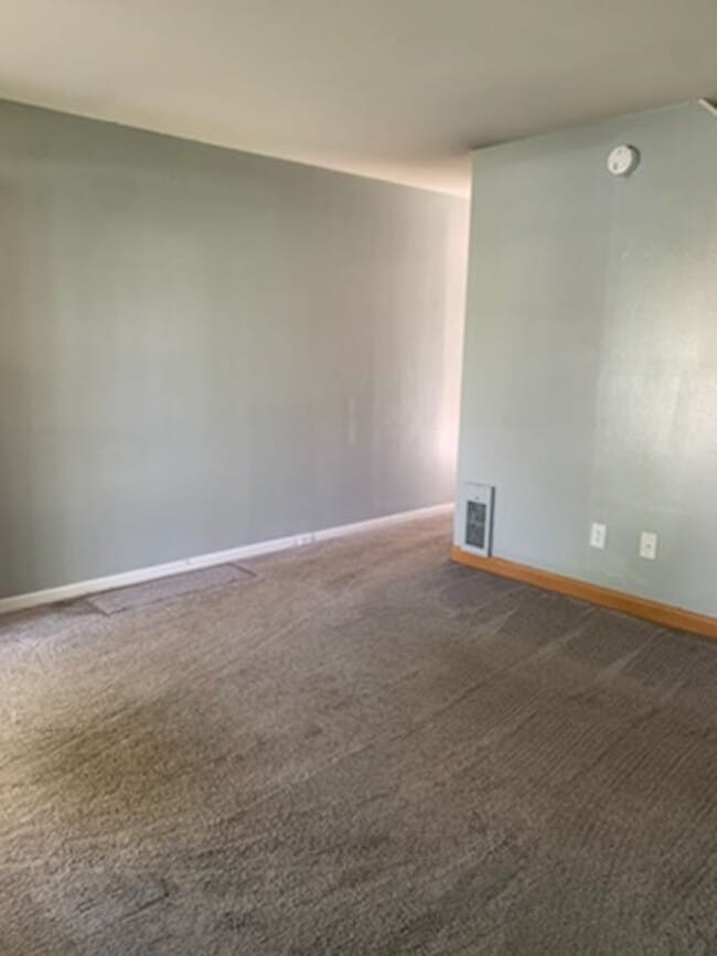 Photo - 967 Stratford Ct
