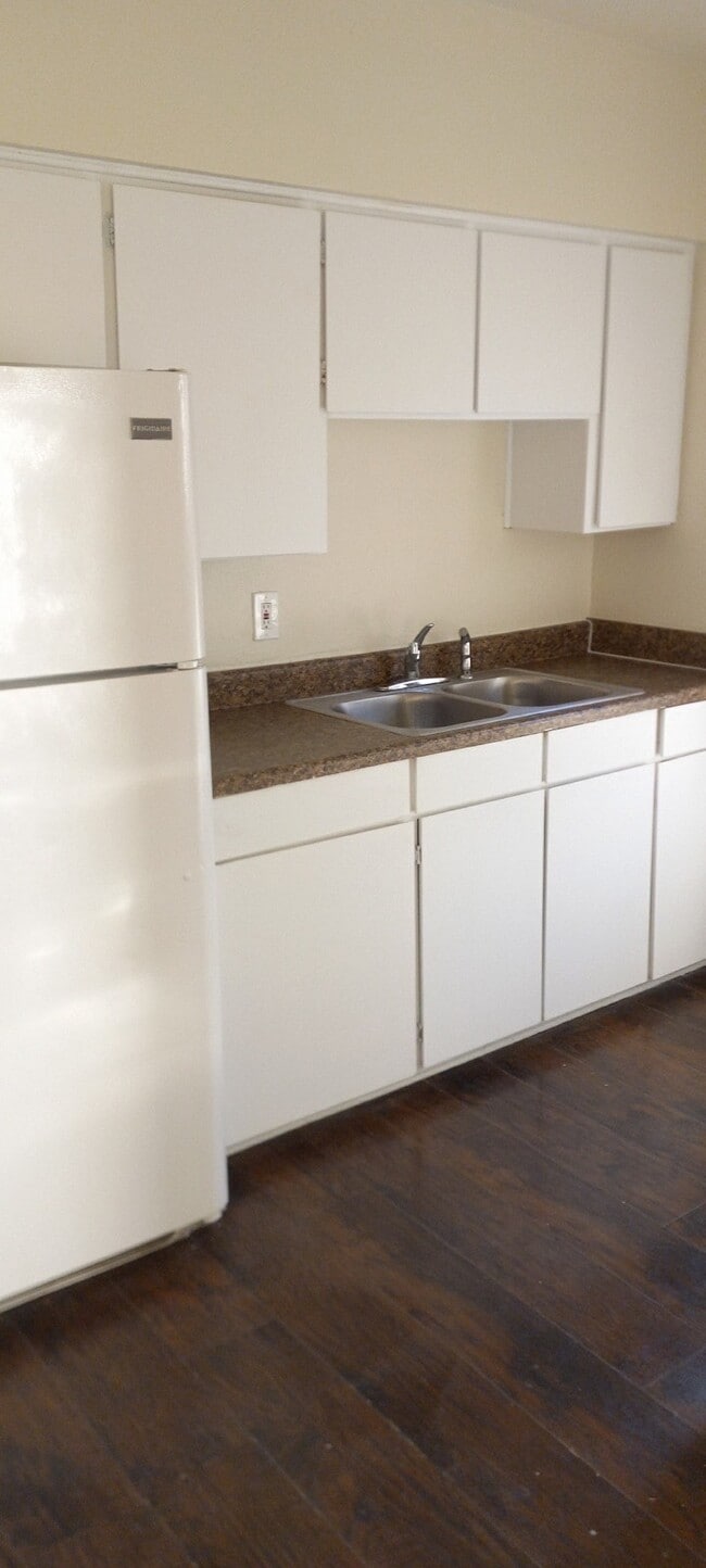 Photo - 1701 Dawson St