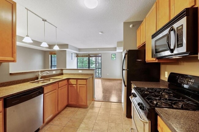 Photo - 2565 Franklin Ave