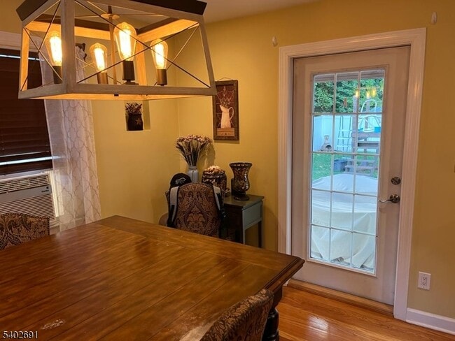 Photo - 136 Birchwood Rd