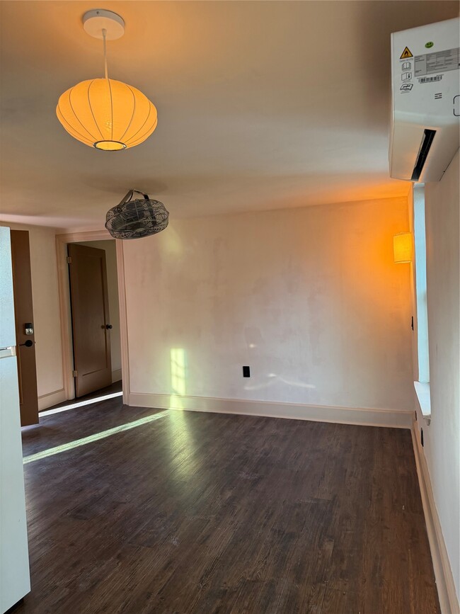 Photo - 239 Westheimer Rd