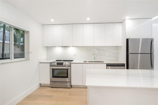 Photo - 17103 N Bay Rd Unidad A605