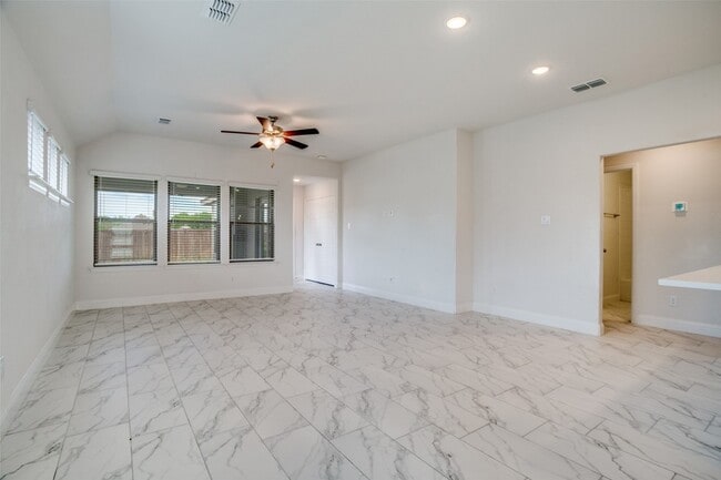 229 Town Pk Ave