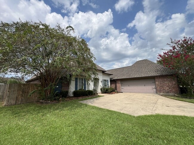 7335 Oak View Dr.