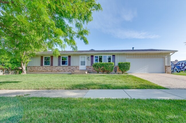 Photo - 111 E Magnolia St