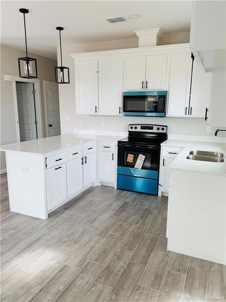 701 N Onyx Ave Unit 1