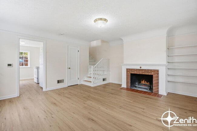 Photo - 404 E 17th St Unidad A