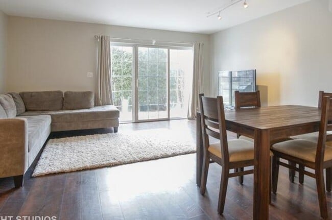 Photo - 1791 Grove Ave