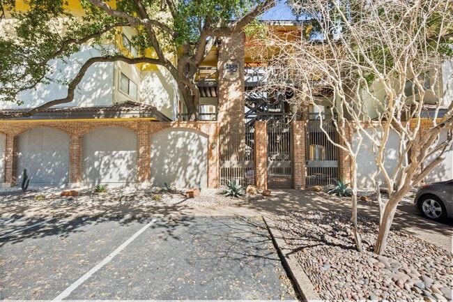 Photo - 806 W 24th St Unit 228