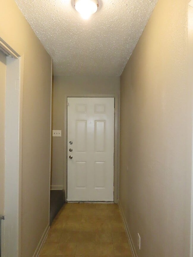 Photo - Quaint 2 Bedroom 1.5 Bath in a Country Set...