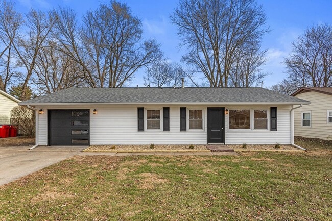 Building Photo - 1710 Crescent Dr