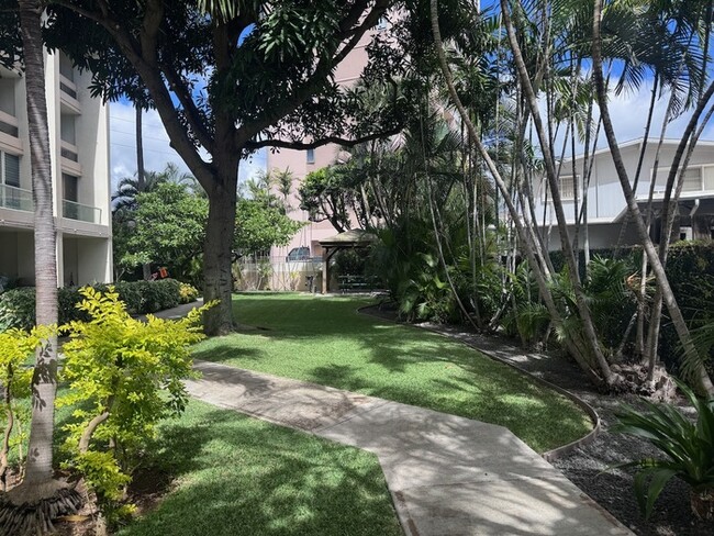 2 Bed/1 Bath/1 Parking - With a Diamond He... - 2 Bed/1 Bath/1 Parking - With a Diamond He... Unidad APT 500