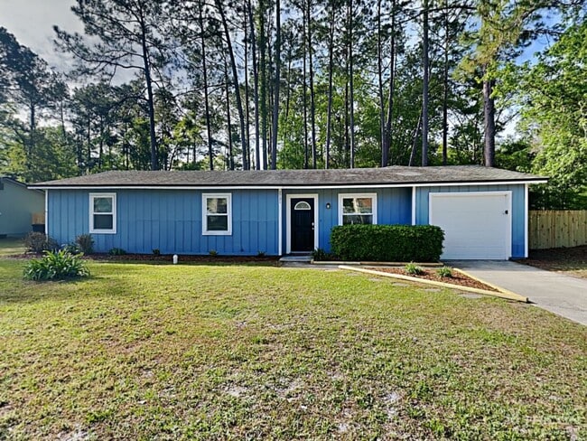 Photo - 2731 Greenwood Ln W House
