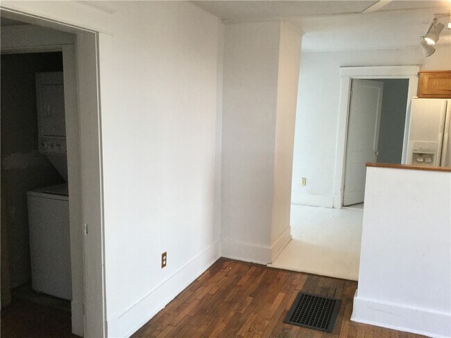 Photo - 224 W Watson St