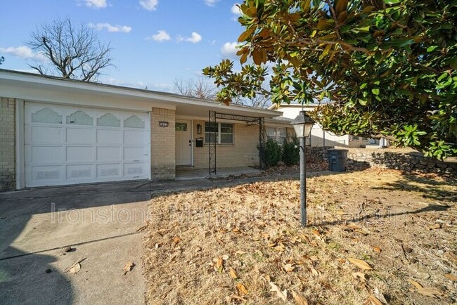 Photo - 5822 E 35th St