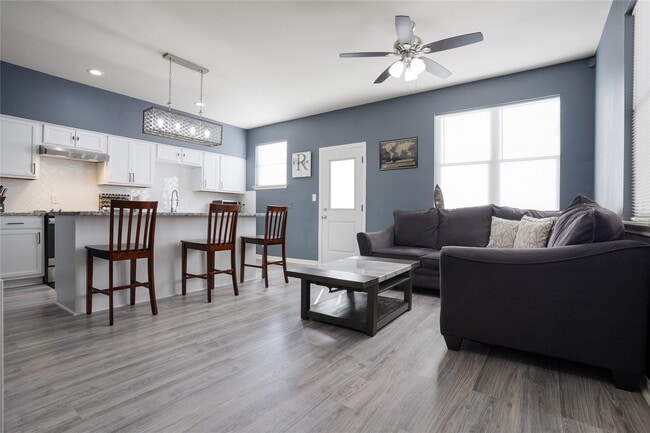 Photo - 6419 Waldron Dr