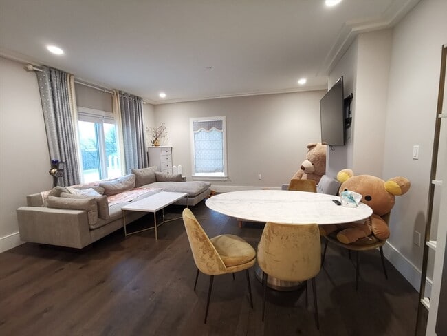 Photo - 214 Market St Unit 1