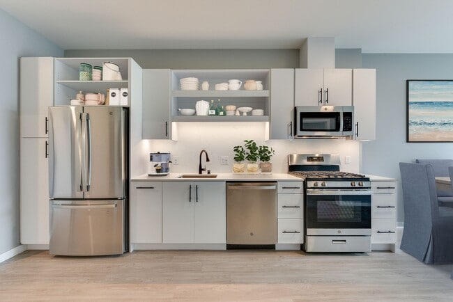 Photo - Columbia at the Waterfront