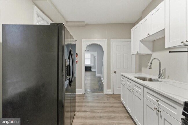 Photo - 5213 Harlan St