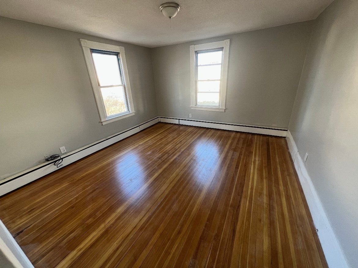 Photo - 132 Maple St