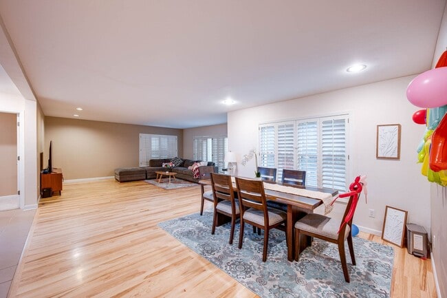 Photo - Luxury Rental: Chef’s Kitchen, Hot Tub & Room to Entertain