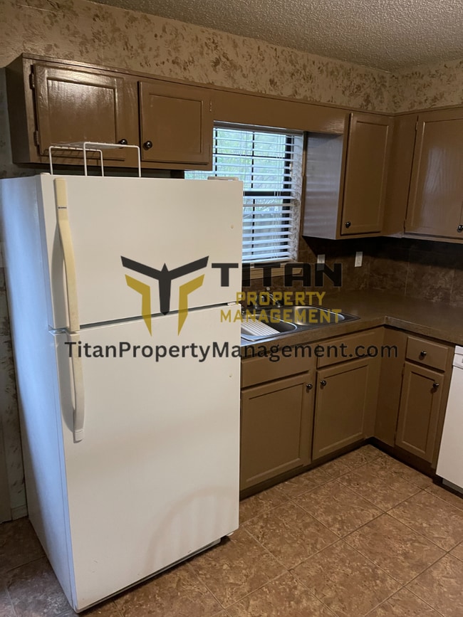 Photo - 2bed/1bath Apartment Unit 2016 Watts Rd. Apt D