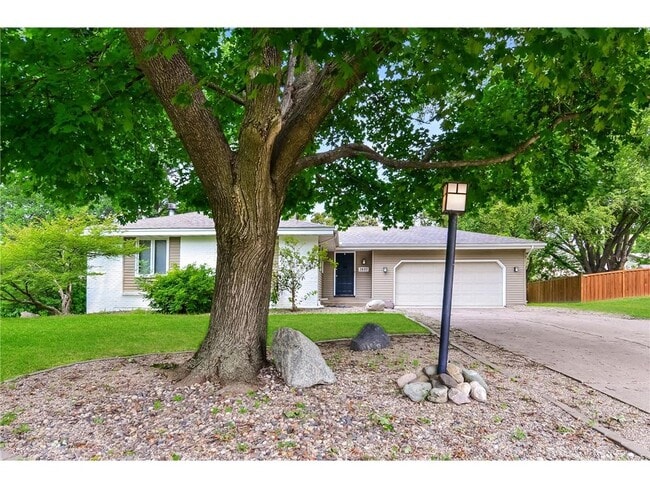 Building Photo - 3820 Union Terrace Ln N