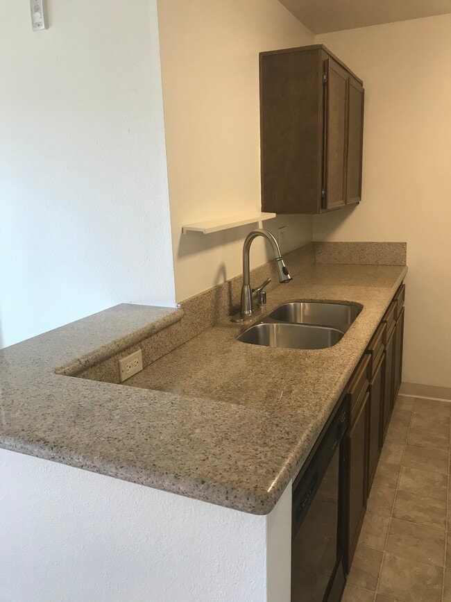 Building Photo - 6151 Rancho Mission Rd Unit #209