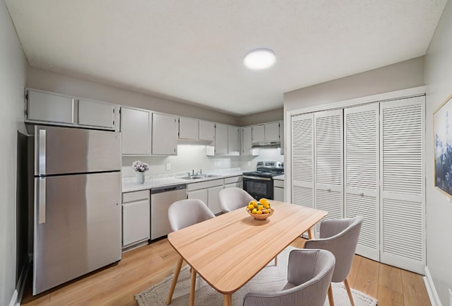 Photo - Valley Square Apartments