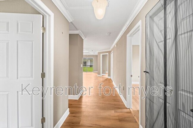 Photo - 1528 Gretchen Ave S