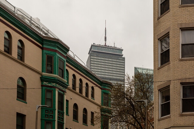 15-25 Hemenway St