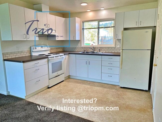 Photo - 822 E 35th Pl