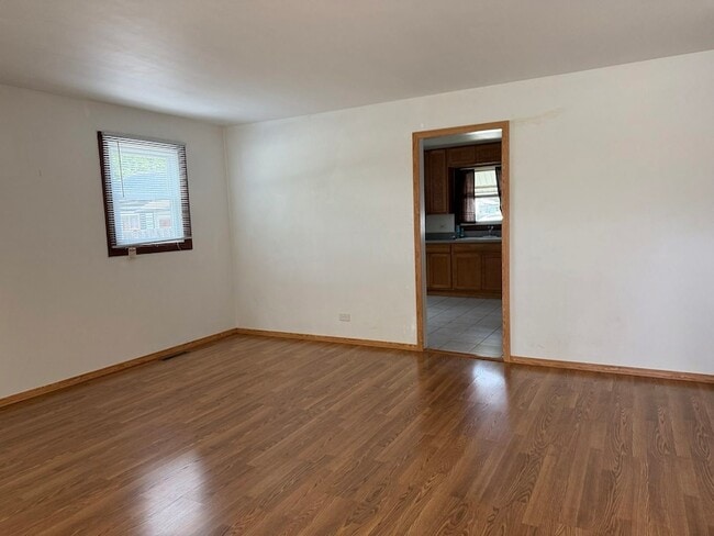 Photo - 723 S Lake St