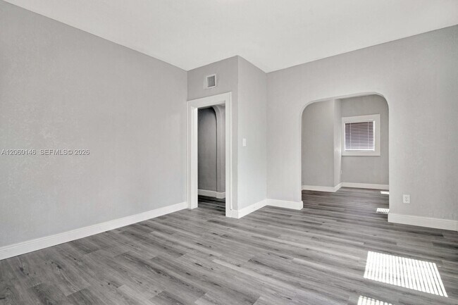 Photo - 327 SW 20th St Unit 2