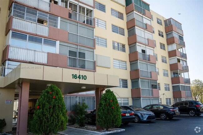 Building Photo - 16410 Miami Dr Unit 509 Rental