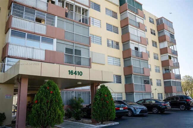 Building Photo - 16410 Miami Dr Unit 509 Rental