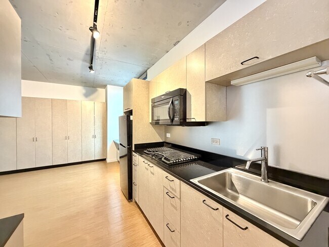 Photo - 1515 N Fremont St Unit 312