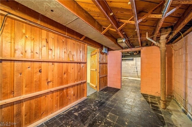 Building Photo - 21516 Halworth Rd