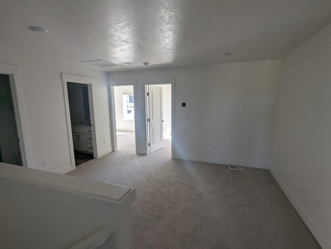 Photo - 616 W 650 N
