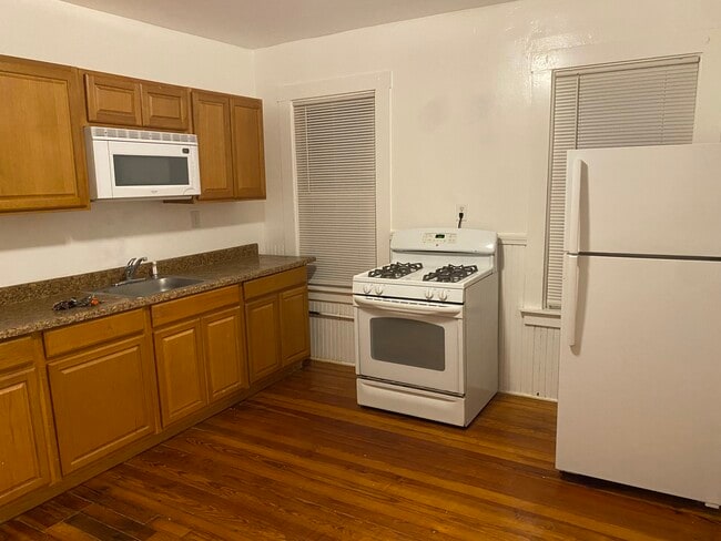 Photo - 799 Brock Ave