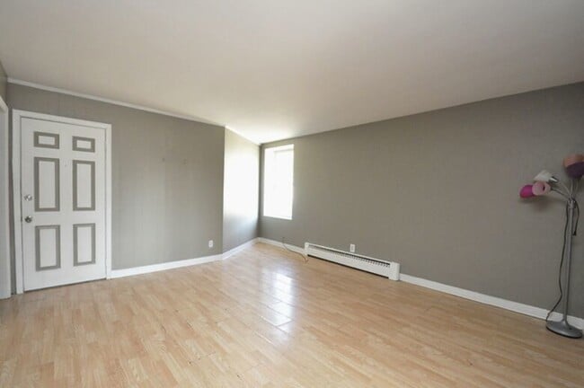 Photo - 506-530 Main St