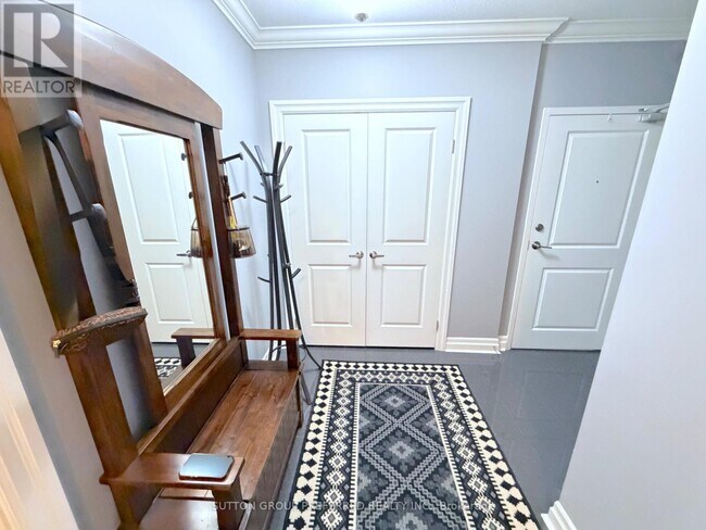 Photo - 260 Villagewalk Blvd