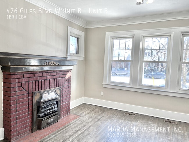 Photo - CHARMING 1 BED/1 BATH CENTRAL WINDSOR + HYDRO & GAS! Unité B