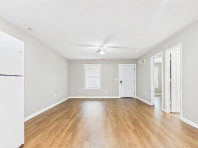 Photo - 306 W Market St Unit Apt B