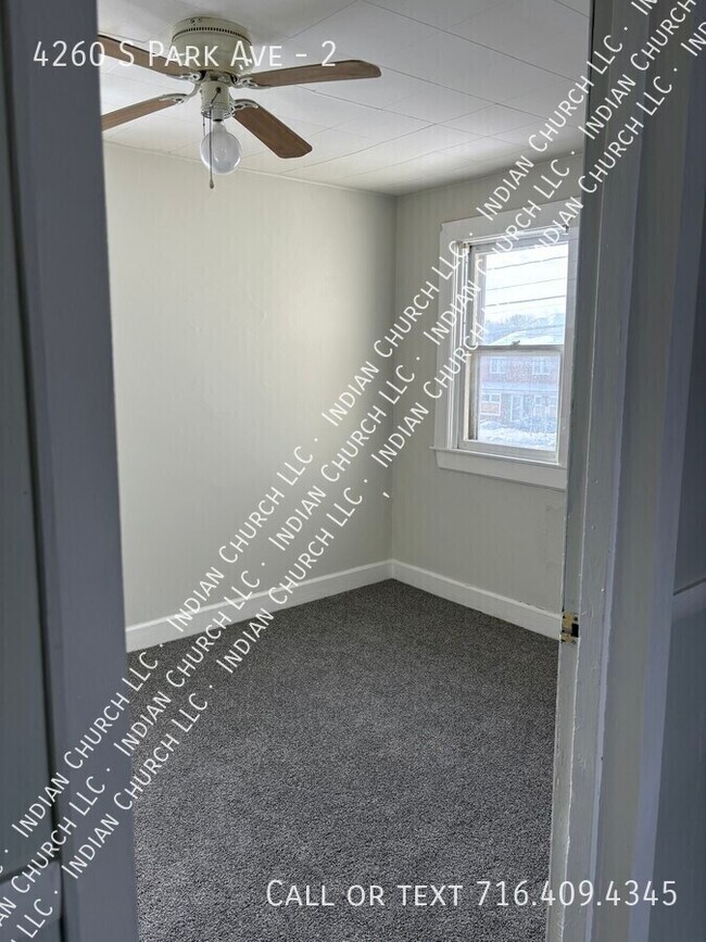 Photo - 4260 South Park Ave Unidad 2