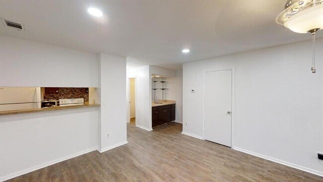 Photo - 1606 Mill St Unidad B