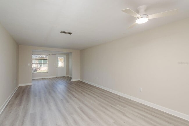 Photo - 4229 Stratford Dr Unit 4229