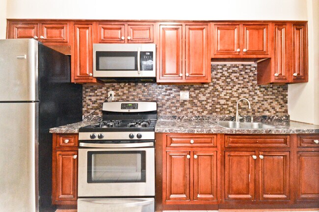 Photo - 2609 Franklin St NE