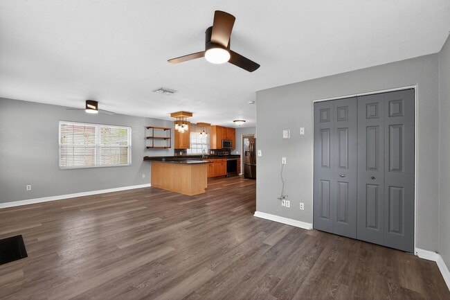 Photo - 516 3rd Ave NE