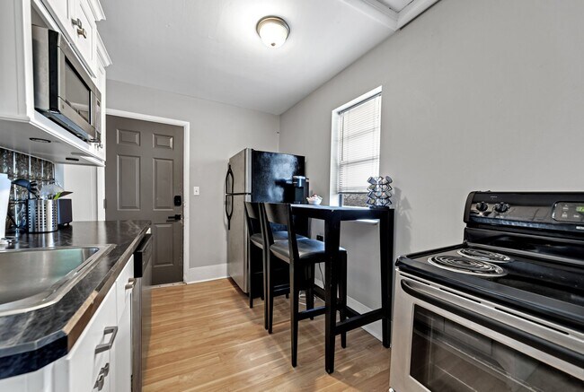 Photo - 605 Dennison Ave